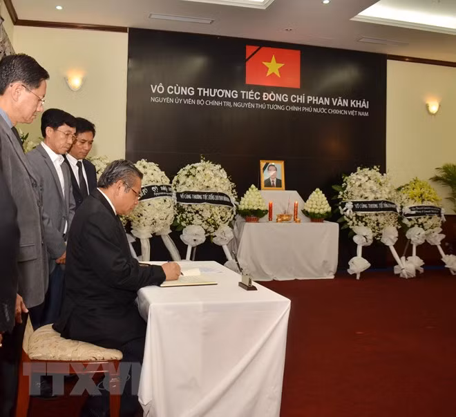 Continúan actos en honor de Phan Van Khai en numerosos países ảnh 1