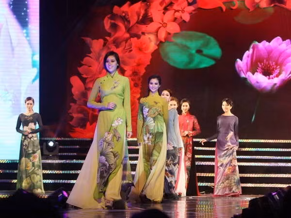 Inauguran en Ciudad Ho Chi Minh festival del Ao Dai ảnh 1