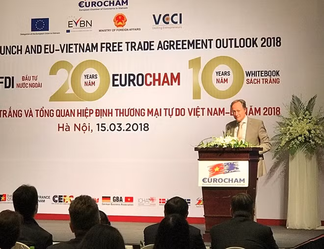 EuroCham publica décima edición de Libro Blanco en Hanoi ảnh 1 EuroCham publica décima edición de Libro Blanco en Hanoi ảnh 1