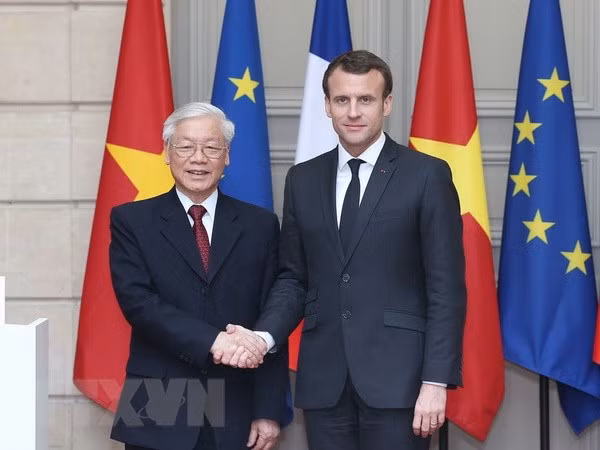 Prensa francesa destaca visita oficial a Francia de líder partidista de Vietnam ảnh 1