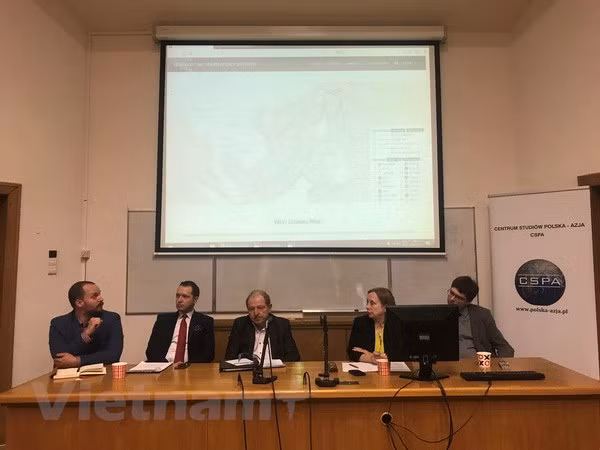 La UE se opone a la construcción de islas artificiales en el Mar del Este, afirman estudiosos polacos ảnh 1