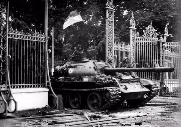 Vietnam por construir un país próspero y poderoso bajo la bandera del PCV ảnh 3