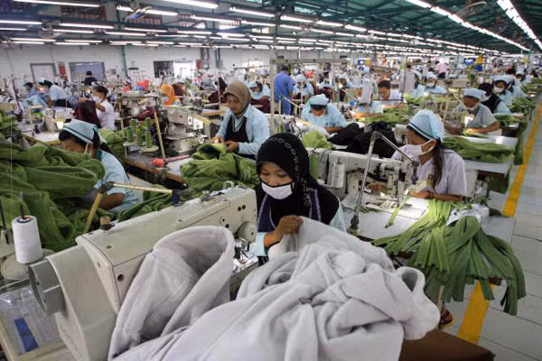 Industria textil de Indonesia enfrenta enorme desafío después del RCEP ảnh 1