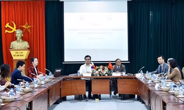 Analizan perspectivas de relaciones de asociación estratégica Vietnam-Filipinas ảnh 1