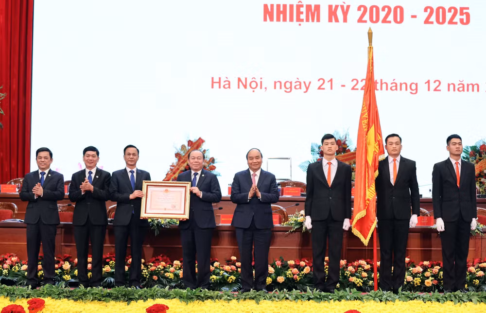 Vietnam perfecciona políticas de desarrollo económico colectivo ảnh 1