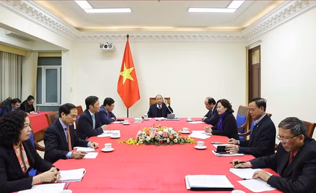 Primer ministro de Vietnam sostiene conversación telefónica con presidente estadounidense Donald Trump ảnh 3