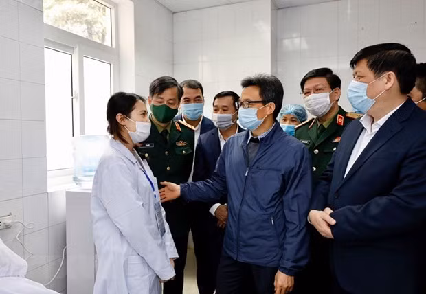 Mantienen salud estable voluntarios en ensayo de vacuna antiCOVID de Vietnam ảnh 1