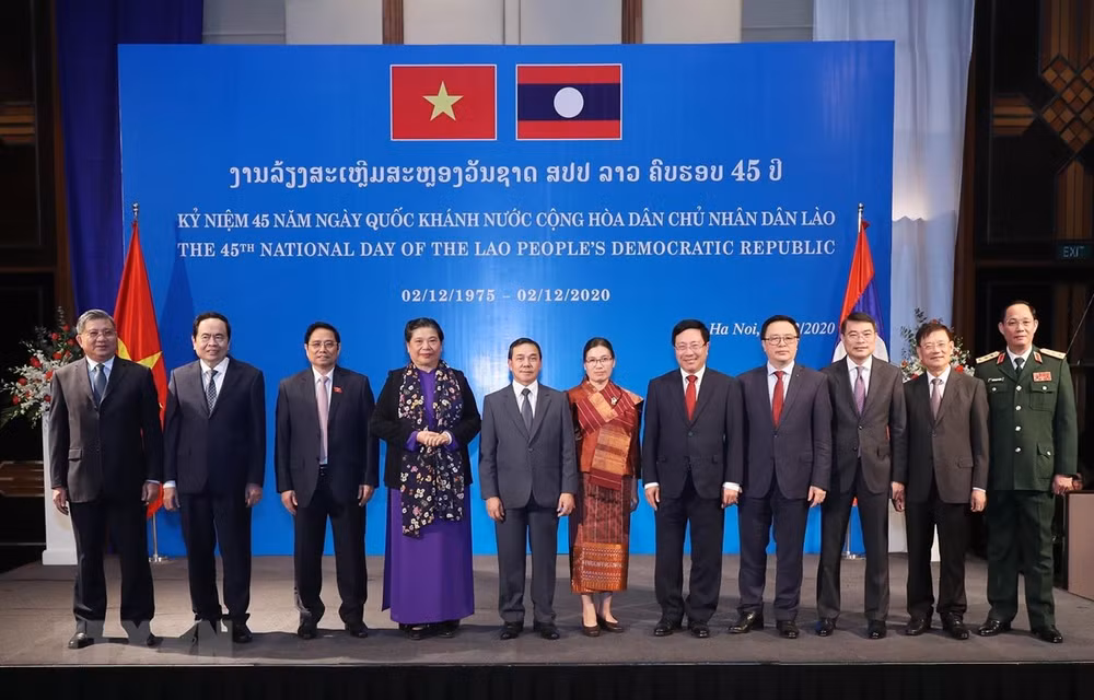 Embajada de Laos en Vietnam celebra el Día Nacional ảnh 1 Embajada de Laos en Vietnam celebra el Día Nacional ảnh 1