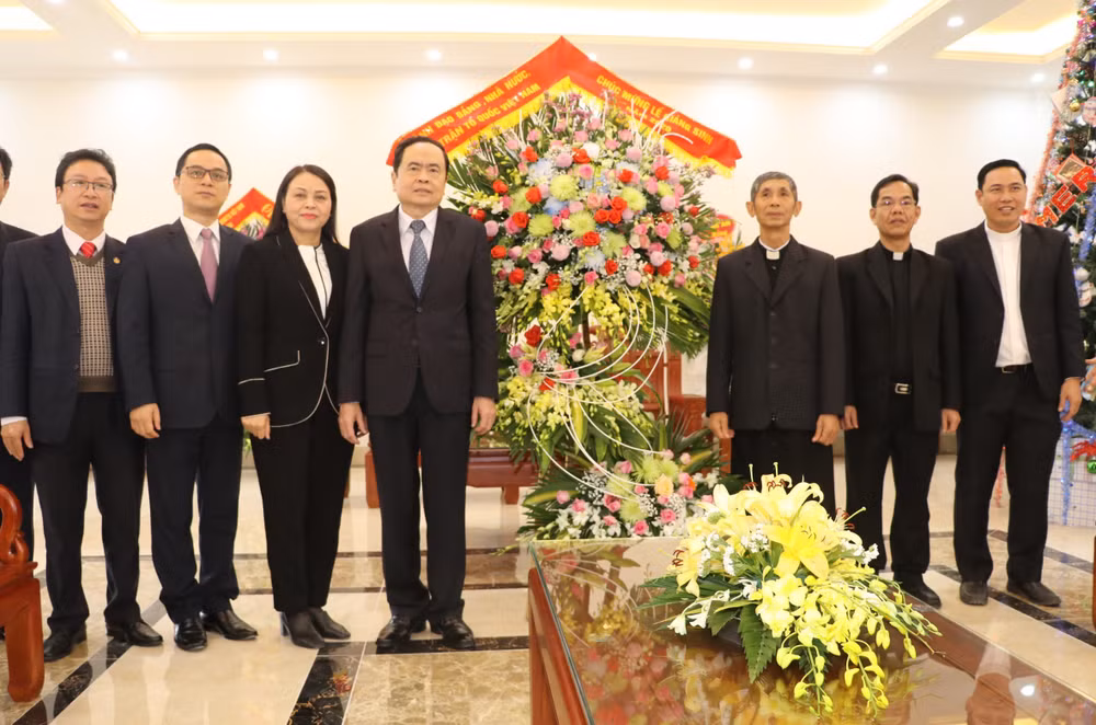 Felicitan a la diócesis vietnamita de Phat Diem en ocasión de la Navidad ảnh 1