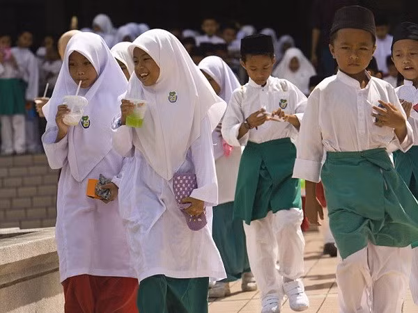 Malasia sigue cerrando escuelas debido a una ola de calor ảnh 1