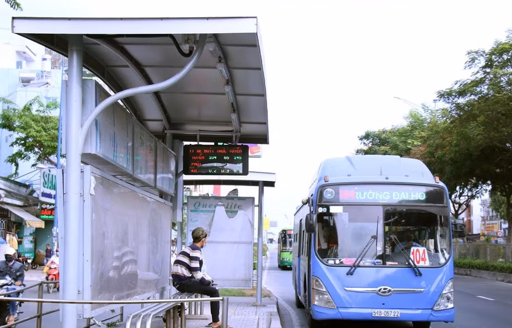 Reduce Ciudad Ho Chi Minh servicios de transporte público ảnh 1