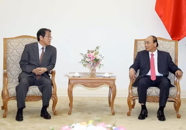 Premier vietnamita reitera garantías para inversores a pesar del COVID- 19 ảnh 1