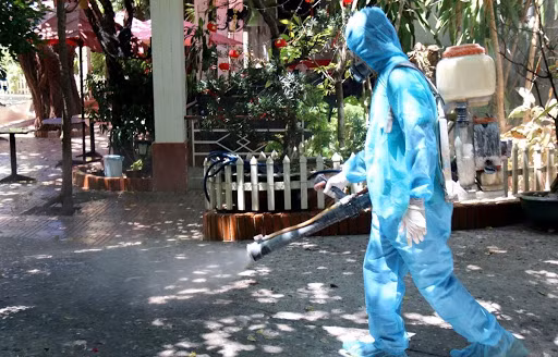 Provincias de Vietnam refuerzan combate contra COVID-19 ảnh 1