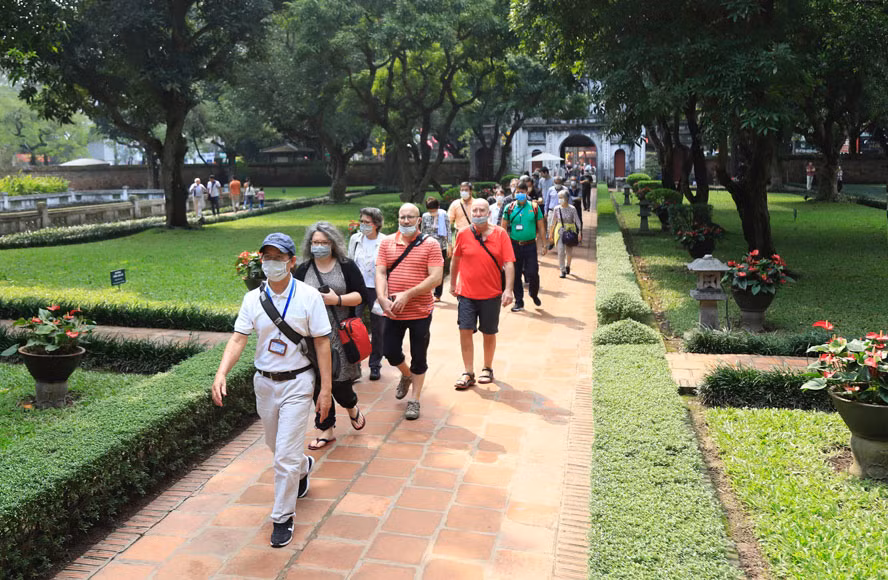 Hanoi refuerza medidas de prevención y control de COVID-19 en turismo ảnh 1
