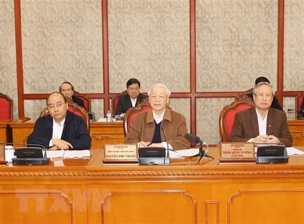 Buró Político del órgano rector del Partido Comunista de Vietnam evalúa lucha contra el COVID-19 ảnh 1
