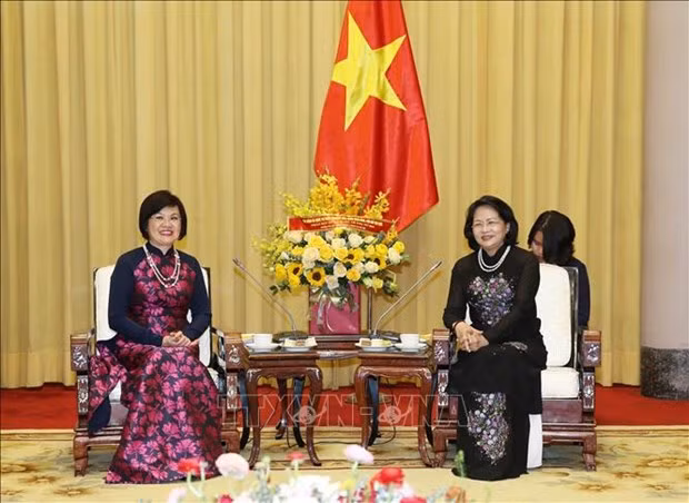 Elogia vicepresidenta de Vietnam actividades del Grupo de Mujeres de Comunidad de ASEAN ảnh 1
