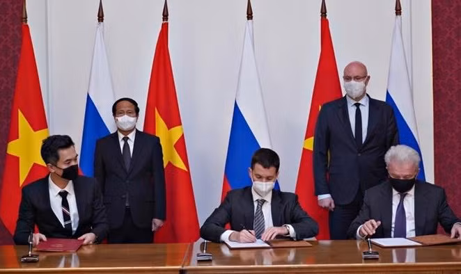 Vietnam y Rusia cooperan en producción de vacunas contra el COVID-19 ảnh 1