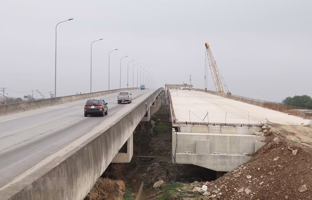 Comienza construcción de rutas clave que unen las provincias del norte ảnh 1