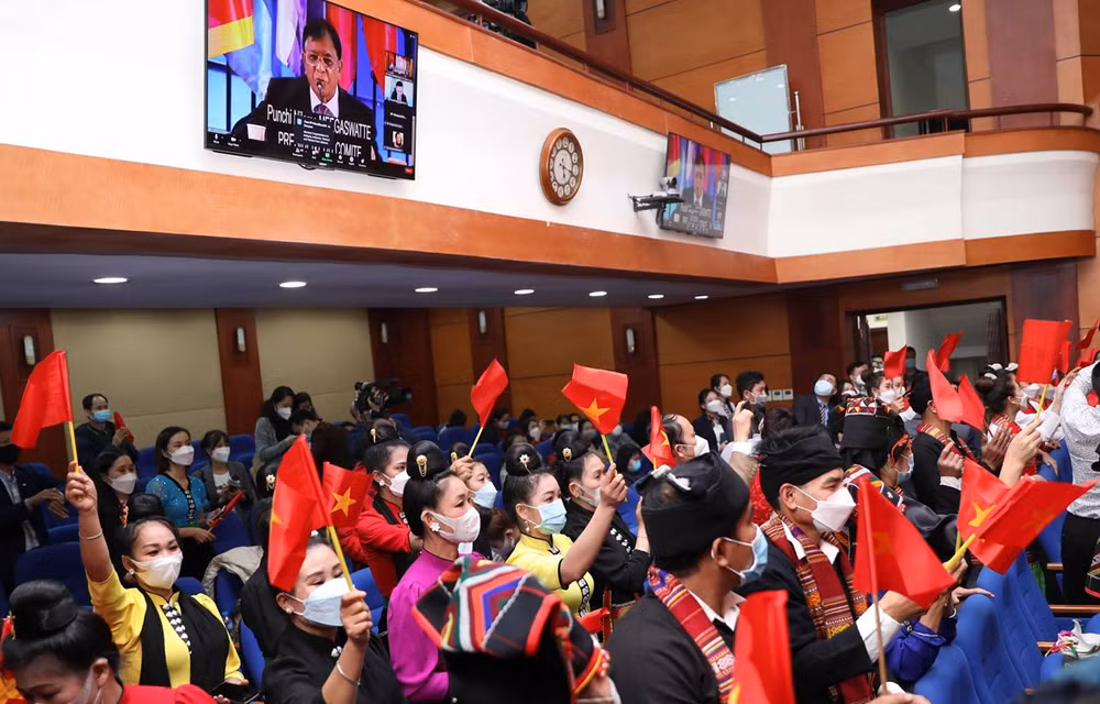 Danza Xoe de Vietnam reconocida por UNESCO como patrimonio inmaterial mundial ảnh 1