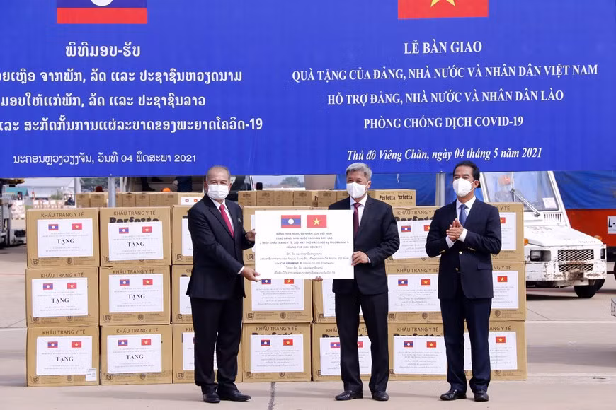 Laos elogia respaldo de Vietnam a países en medio de pandemia ảnh 1 Laos elogia respaldo de Vietnam a países en medio de pandemia ảnh 1