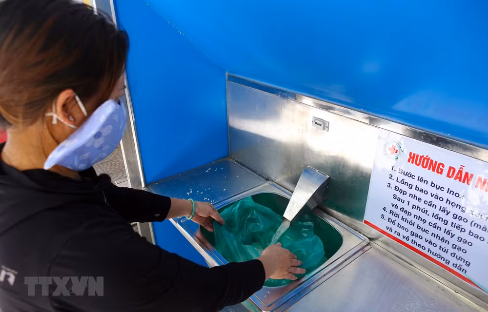 Instalan en Da Nang cajero automático de arroz con inteligencia artificial ảnh 1 Instalan en Da Nang cajero automático de arroz con inteligencia artificial ảnh 1