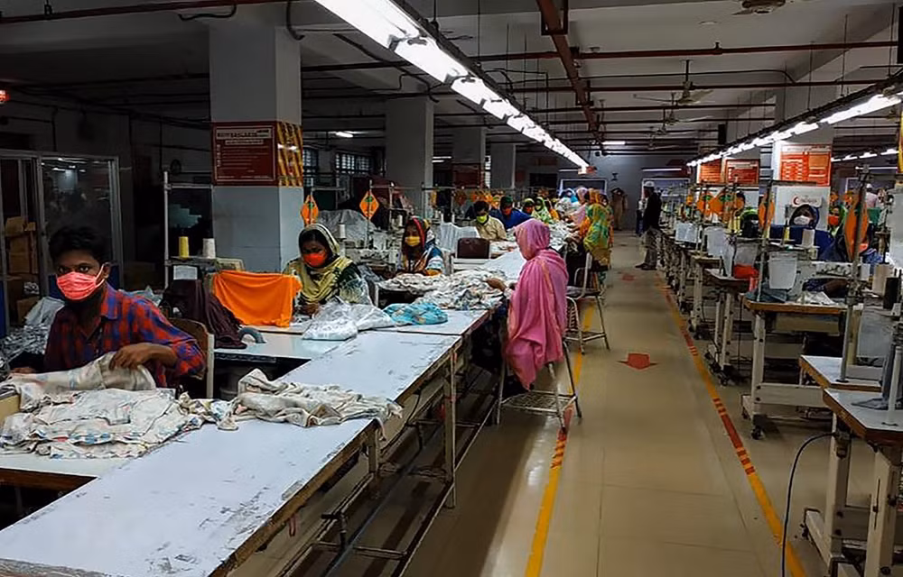 Millones de trabajadores textiles en el sur y Sudeste Asiático se ven afectados por el COVID-19 ảnh 1