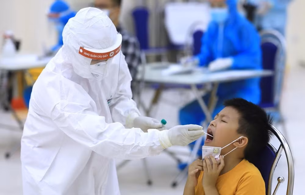 Vietnam completa un millón de pruebas PCR del COVID-19 ảnh 1
