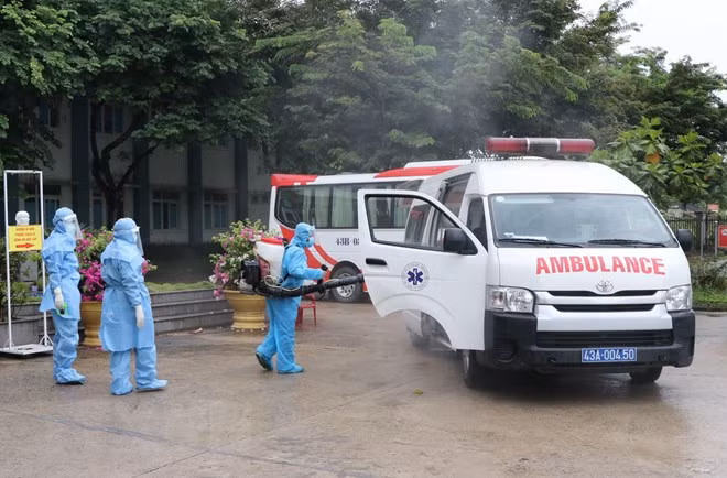 Listo el primer hospital de campaña en Da Nang ảnh 1
