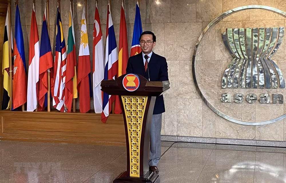 Vietnam afianza su posición y papel en la ASEAN tras 25 años de adhesión ảnh 1