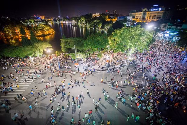 Reanudarán actividades en espacios peatonales de Hanoi ảnh 1