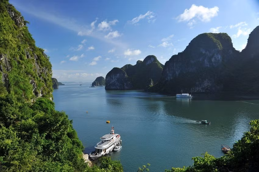 YouTubers extranjeros divulgan turismo de Vietnam ảnh 1