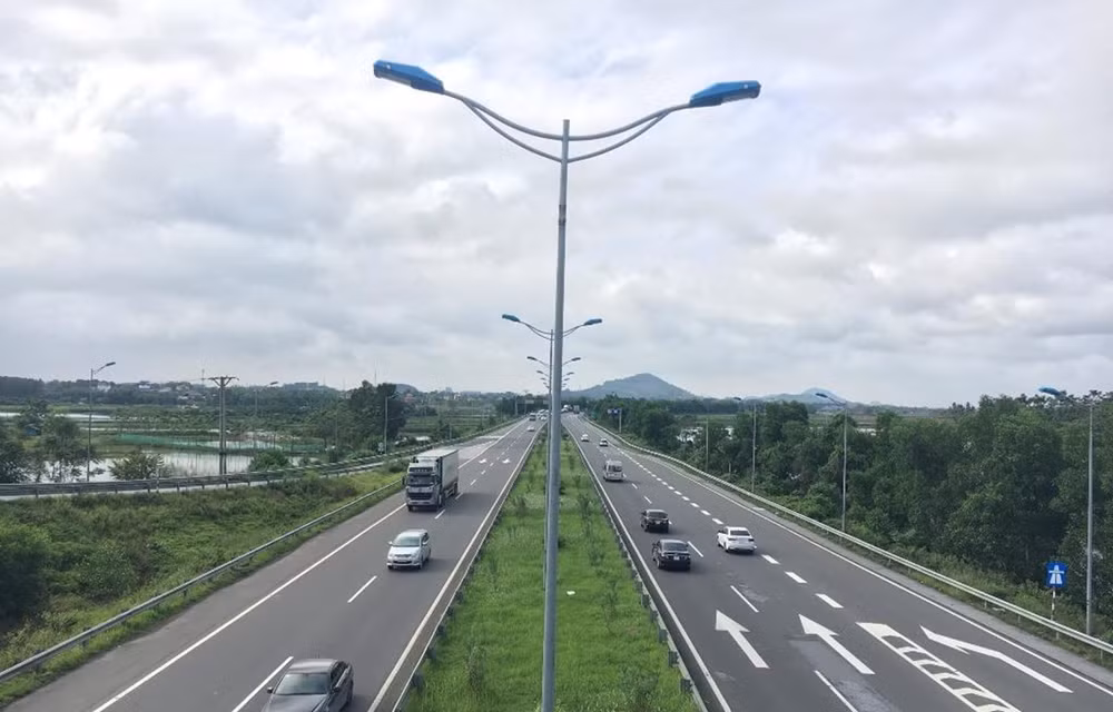 Proponen invertir en 15 proyectos clave de transporte en Ciudad Ho Chi Minh ảnh 1