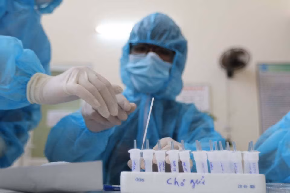 COVID-19: Sin nuevos casos, inicia ensayo clínico de vacuna en Vietnam ảnh 1