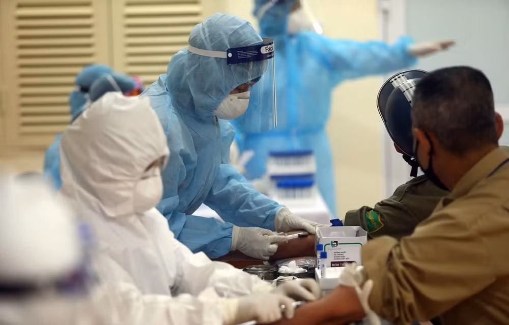 Más de 200 pacientes dan negativo al virus SARS-CoV-2 en Vietnam ảnh 1