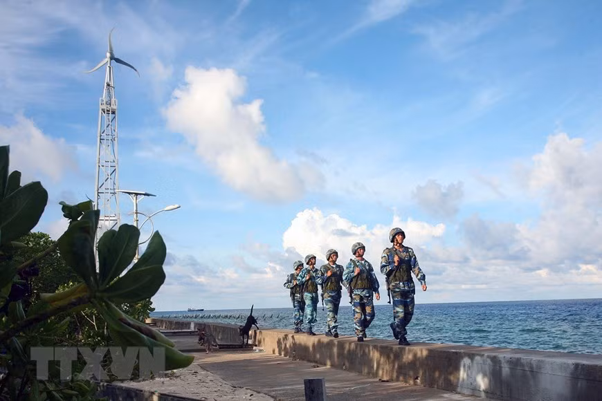 Consolidan la defensa y seguridad en áreas fronterizas, mares e islas de Vietnam ảnh 1