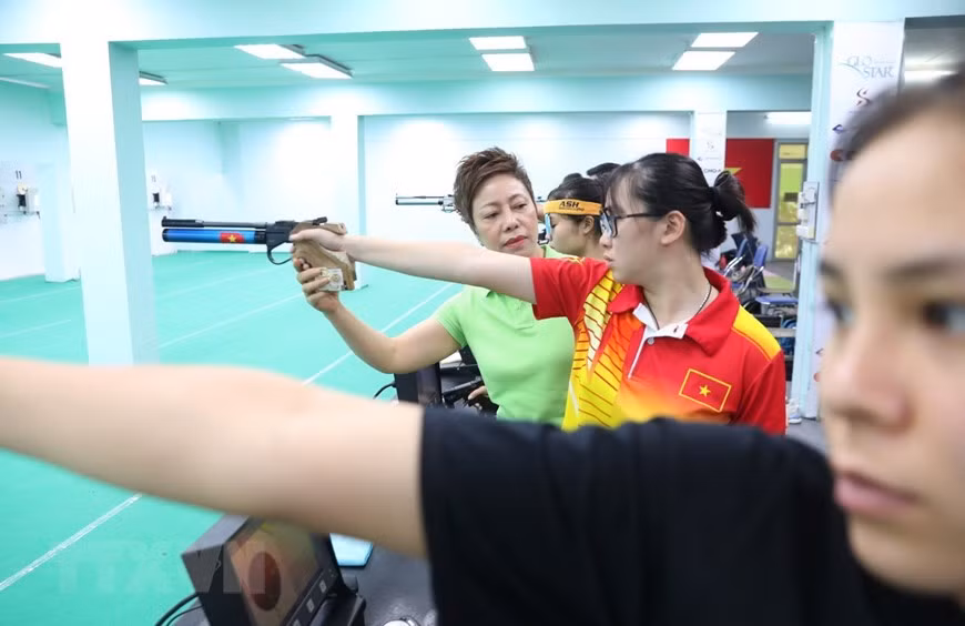 Hanoi insta a acelerar restauración y mejoramiento de obras para SEA Games 31 ảnh 1