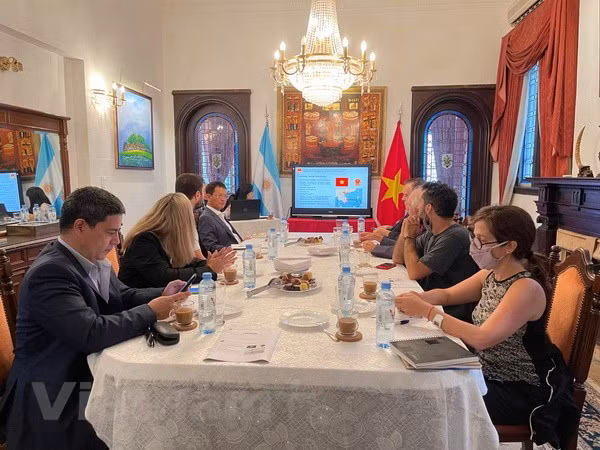 Actualizan situación de Vietnam a prensa argentina ảnh 1 Actualizan situación de Vietnam a prensa argentina ảnh 1