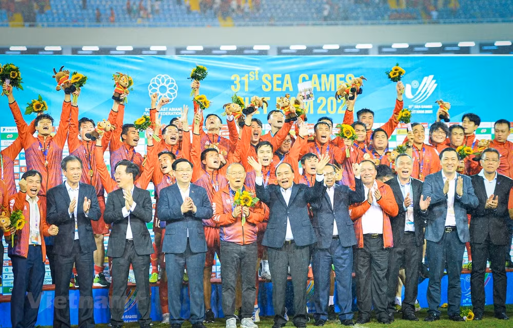 Park Hang-seo alcanzó la gloria como entrenador en Vietnam ảnh 1