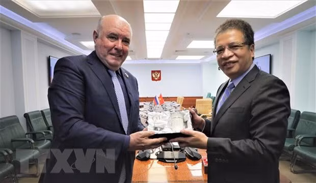 Vietnam pide al Senado ruso promover transferencia de tecnología para producción de vacunas antiCOVID-19 ảnh 1