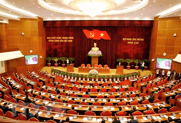 Clausuran tercer pleno del Comité Central del Partido Comunista de Vietnam ảnh 1