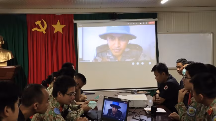 Hospitales de campaña vietnamita e indio cooperan en capacitación personal ảnh 1