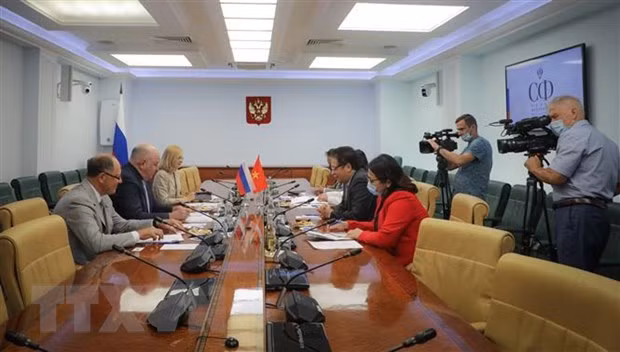 Vietnam pide al Senado ruso promover transferencia de tecnología para producción de vacunas antiCOVID-19 ảnh 2