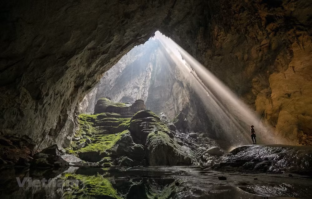 Presentan 100 maravillas naturales de Vietnam en botellas de agua La Vie ảnh 3