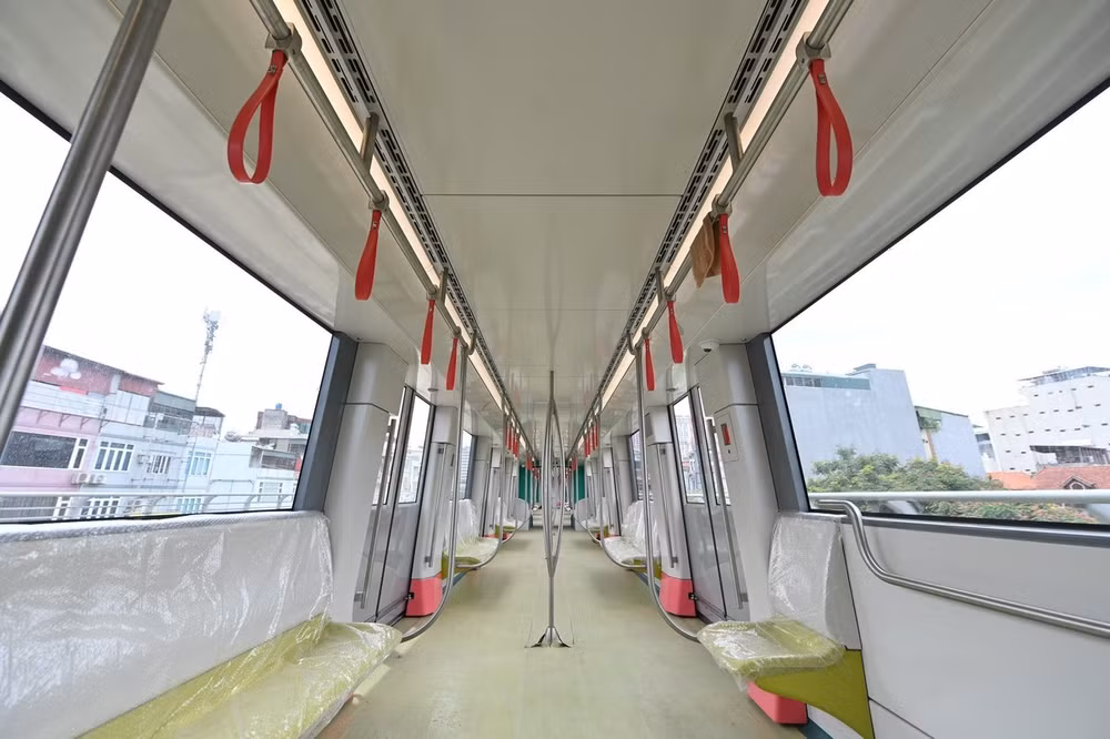 Ponen a prueba funcionamiento de sección elevada de tren urbano Nhon-Hanoi ảnh 5