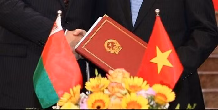 Vietnam felicita a Belarús por su Día de la Independencia ảnh 1
