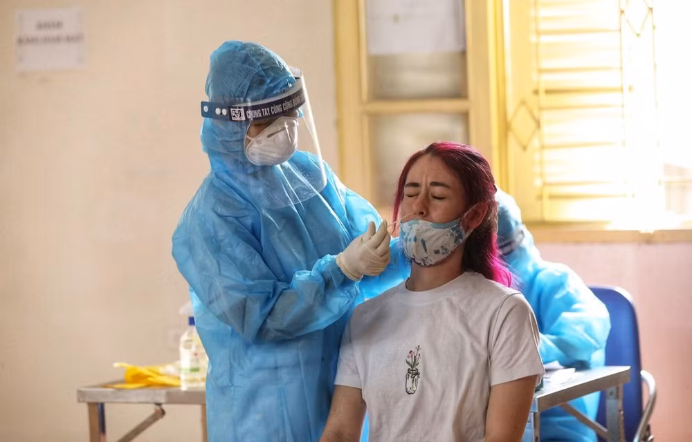 Vietnam reporta casi dos mil casos nuevos del COVID-19 en un día ảnh 1