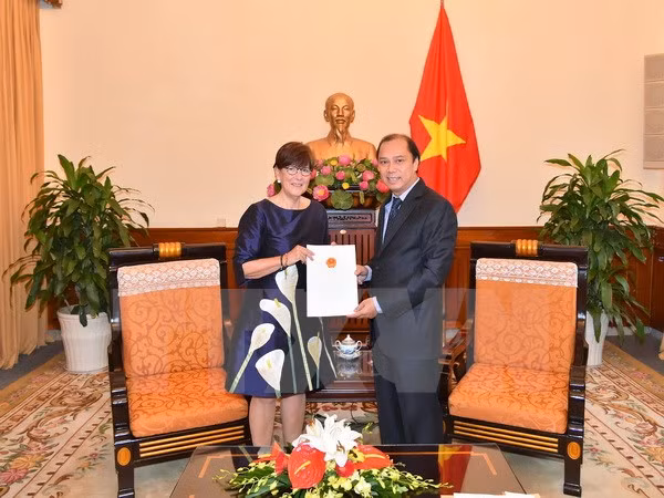 Vietnam reconoce a cónsul general de Bélgica en Hanoi ảnh 1