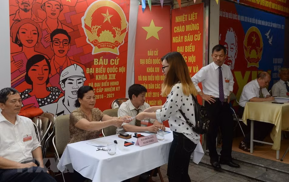 Premier de Vietnam exige garantizar democracia y equidad de elecciones ảnh 1