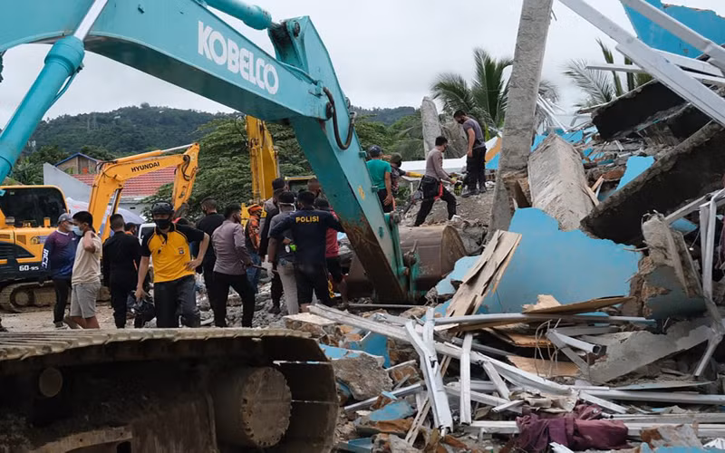 Alerta de tsunami en Indonesia tras terremoto ảnh 1