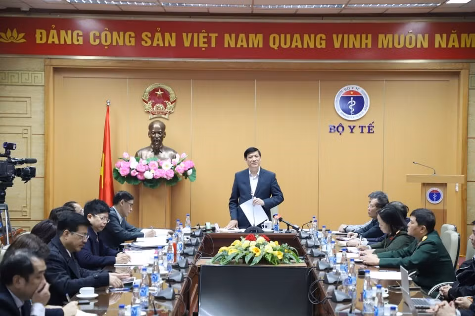 Riesgo de infección de COVID-19 en Vietnam es aún preocupante, según funcionario ảnh 2